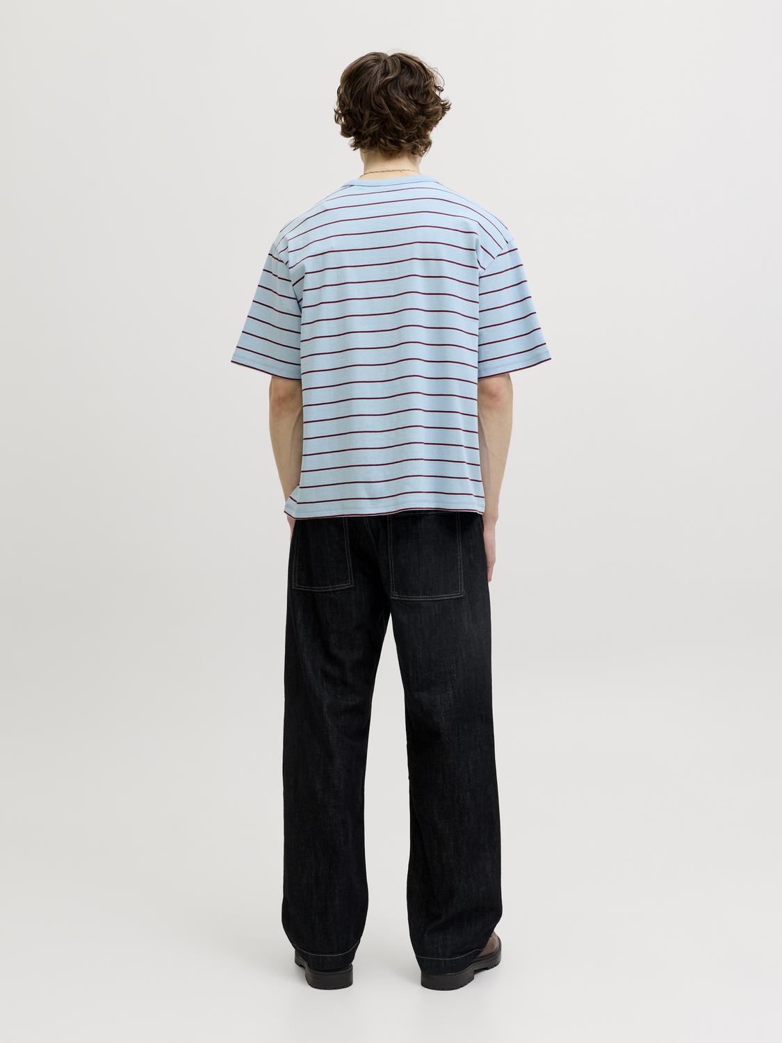 model_shot-back